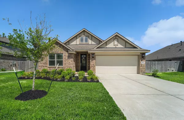 15207 Lakewood AVE, Mont Belvieu, TX 77523