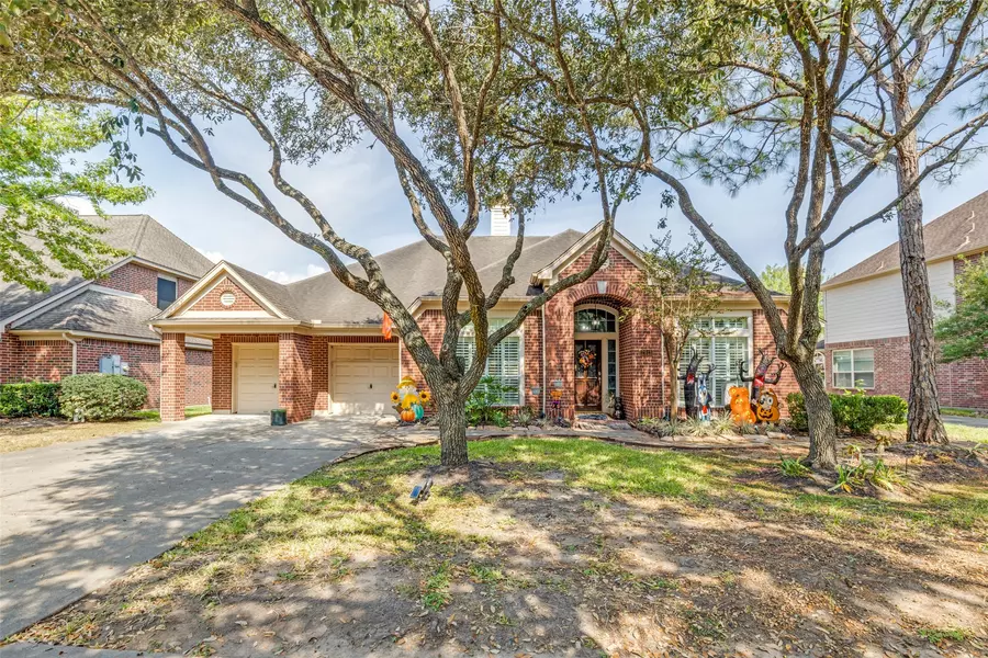 2913 Autumn Creek DR, Friendswood, TX 77546