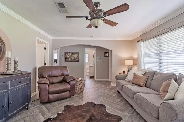Groves, TX 77619,4722 Lawndale Ave AVE