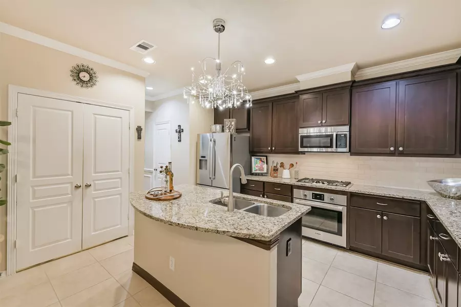 5228 Darling ST #B, Houston, TX 77007