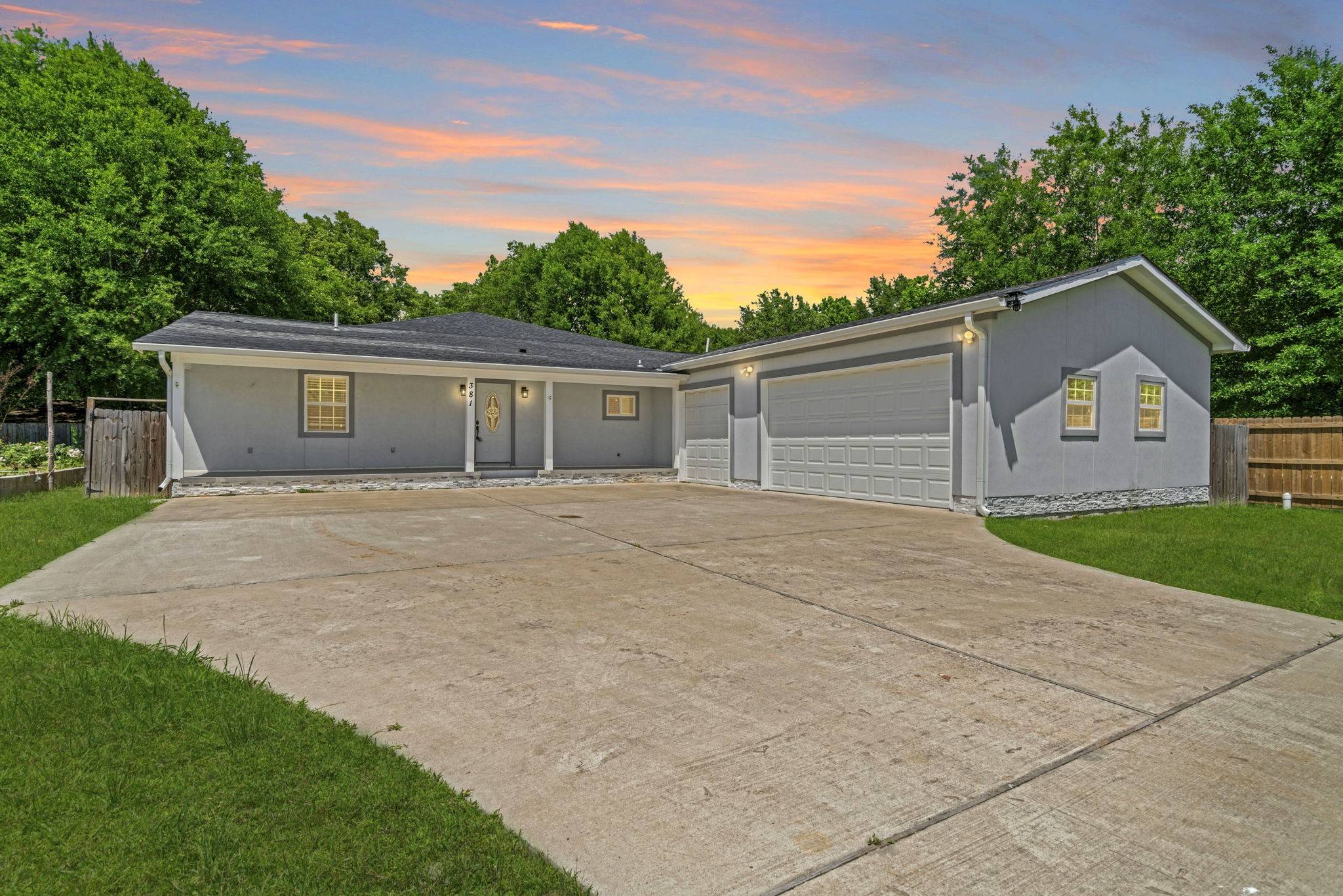 381 County Road 3404, Cleveland, TX 77327