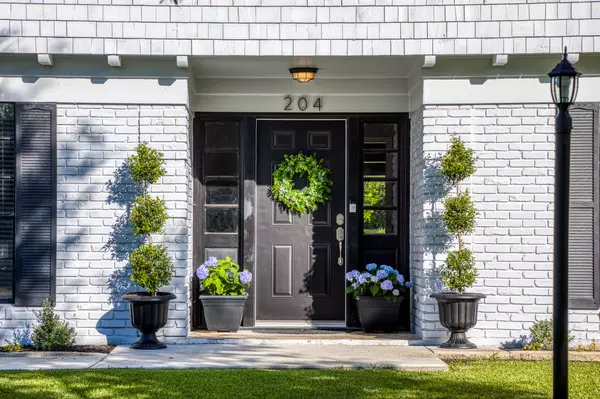 Brenham, TX 77833,204 Oak Hill DR