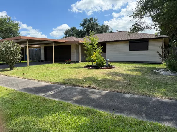 5103 Cinnamon LN,  Baytown,  TX 77521