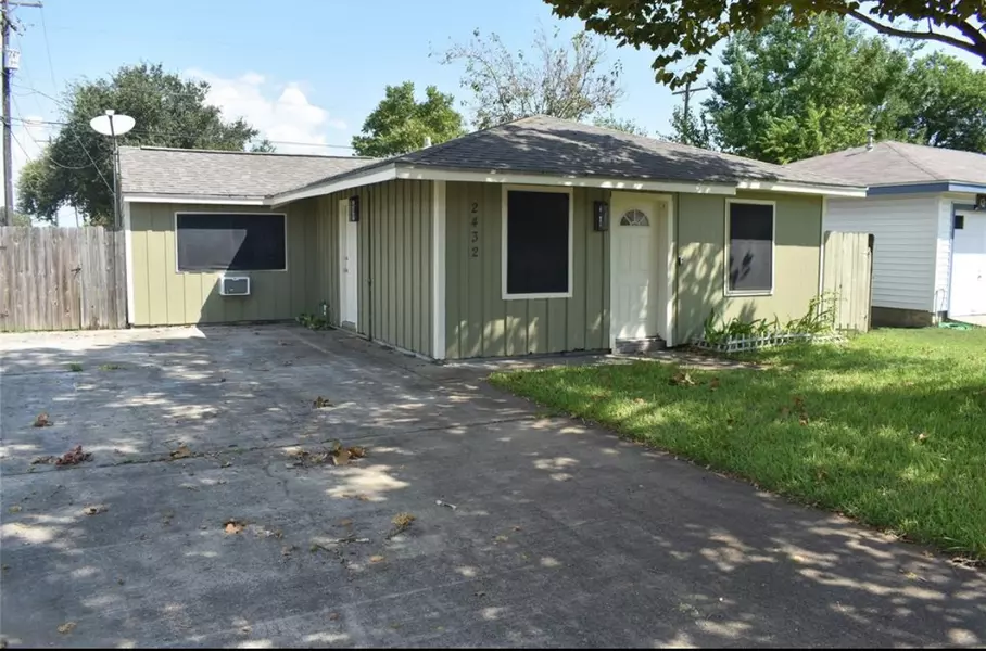 2432 38th AVE N, Texas City, TX 77590