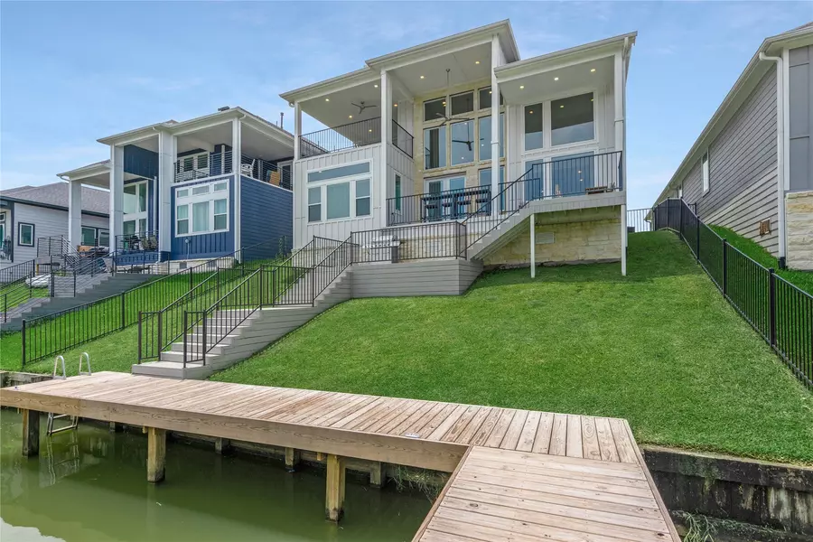 10736 S Lake Mist LN, Willis, TX 77318