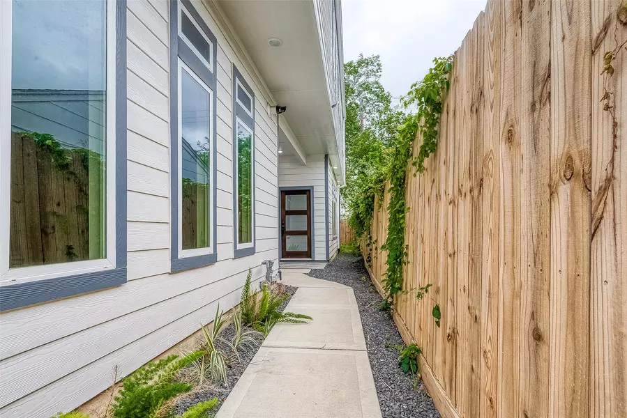 7108 Saint Augustine ST, Houston, TX 77021