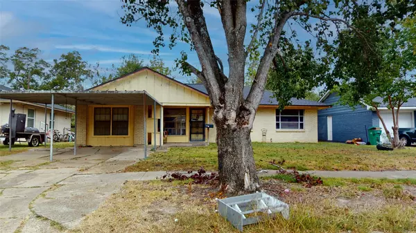 3017 Cedarcrest DR, Pasadena, TX 77503