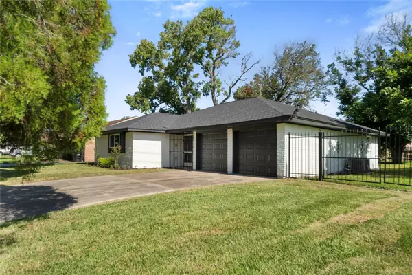 Houston, TX 77048,5102 Tavenor LN