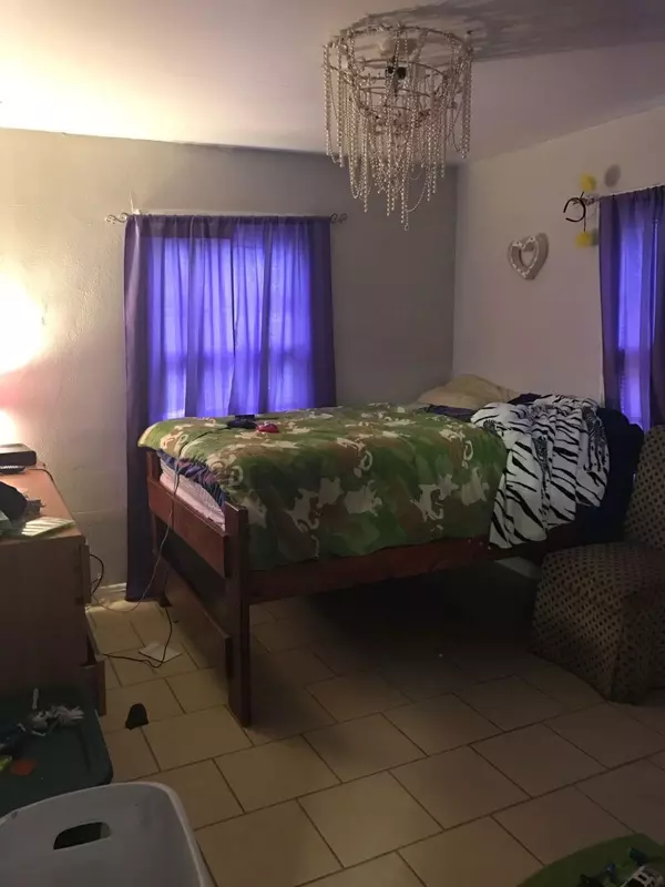 Pasadena, TX 77506,621 Kansas ST