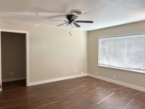 El Campo, TX 77437,1210 Merchant ST