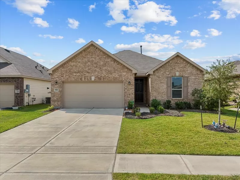 714 Allana LN, Alvin, TX 77511