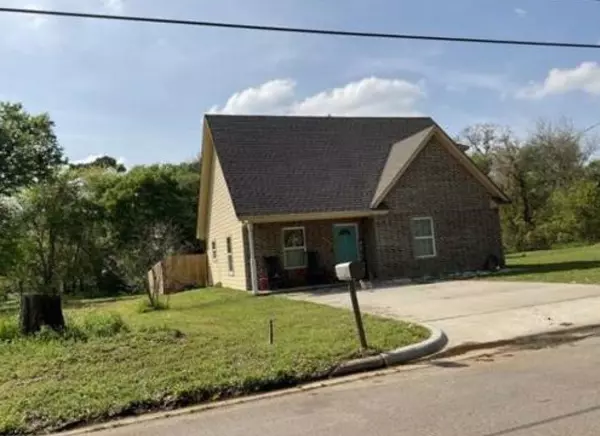 504 Dr Martin Luther King Jr AVE,  Pittsburg,  TX 75686