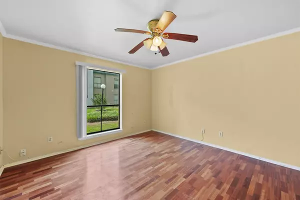 Houston, TX 77054,8421 Hearth DR