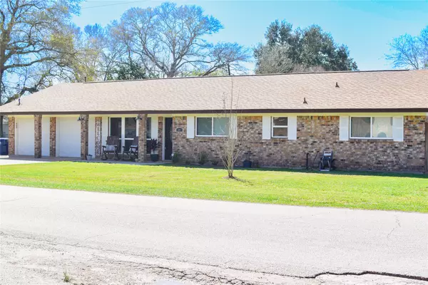 West Columbia, TX 77486,301 E Jackson ST
