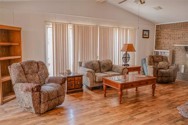 Brenham, TX 77833,221 Whisper LN