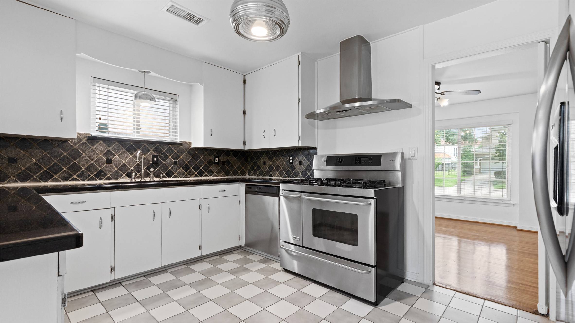 Houston, TX 77025,3751 Maroneal ST