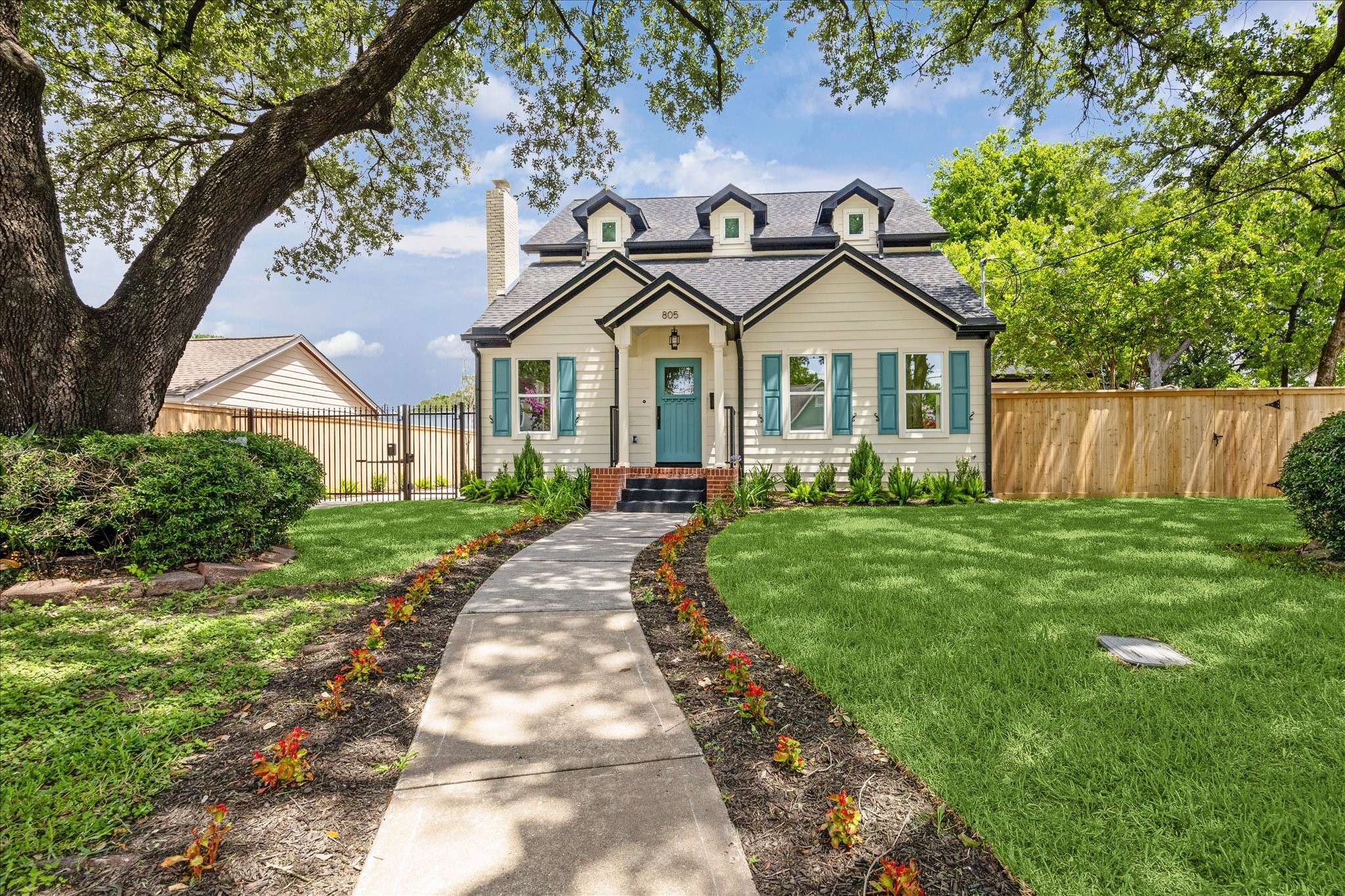 805 English ST, Houston, TX 77009