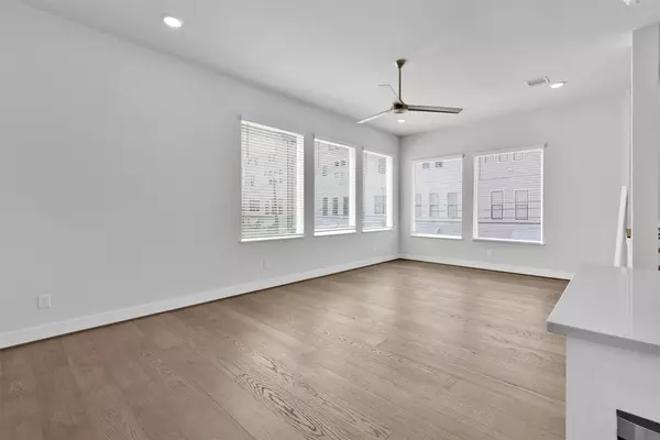 Houston, TX 77018,806 Fisher ST #B