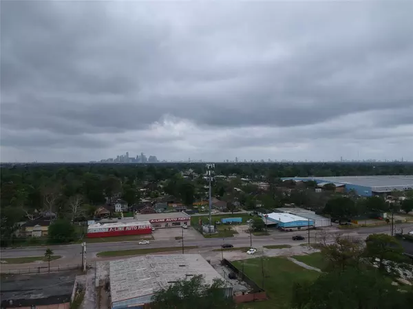 Houston, TX 77022,1302 Duff House LN