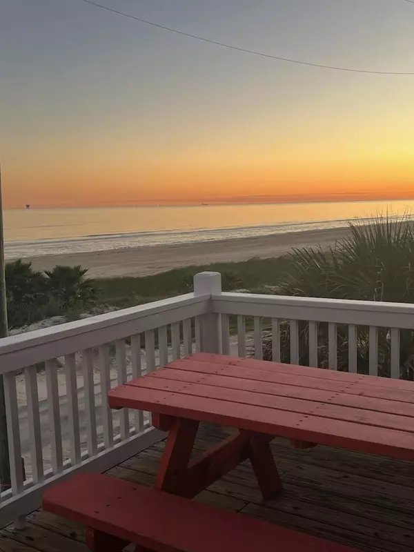 1965 Ave J, Crystal Beach, TX 77650
