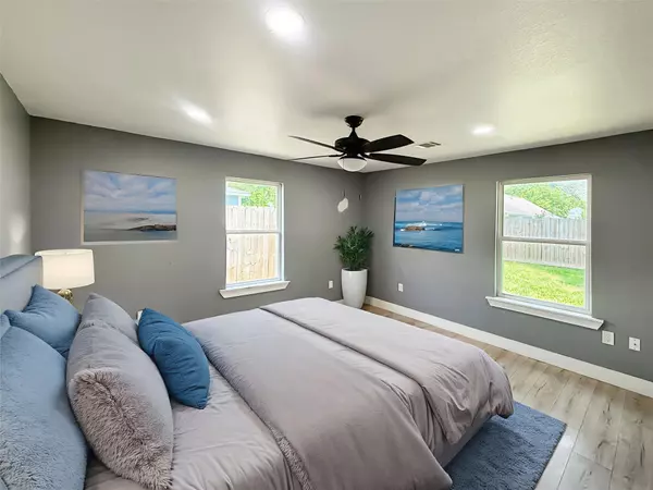 Houston, TX 77033,7330 Hurtgen Forest RD