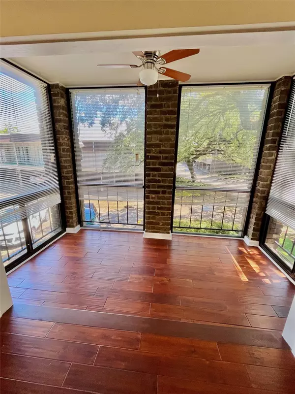 Houston, TX 77024,7575 Katy FWY #85