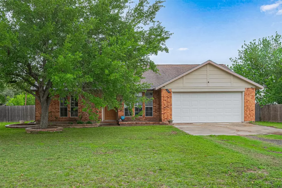 1207 Westgate DR, Wharton, TX 77488