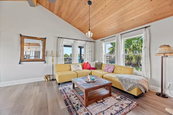 Jamaica Beach, TX 77554,4229 Karankawa WAY