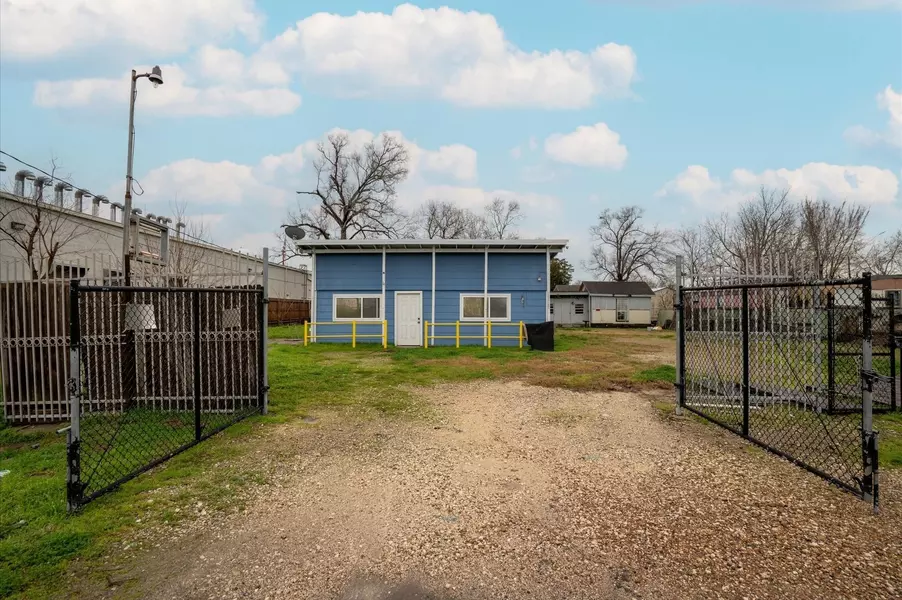 13842 Laredo ST, Houston, TX 77015