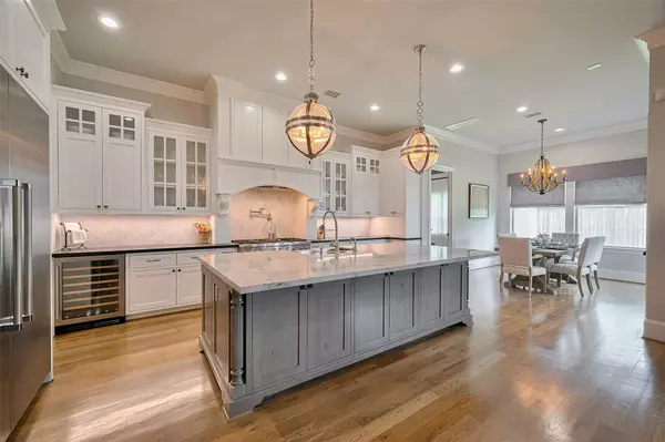 1906 Althea DR, Houston, TX 77018