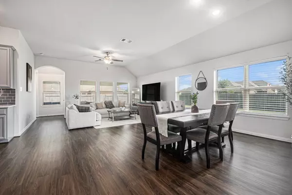 Mont Belvieu, TX 77523,9202 Katie CT