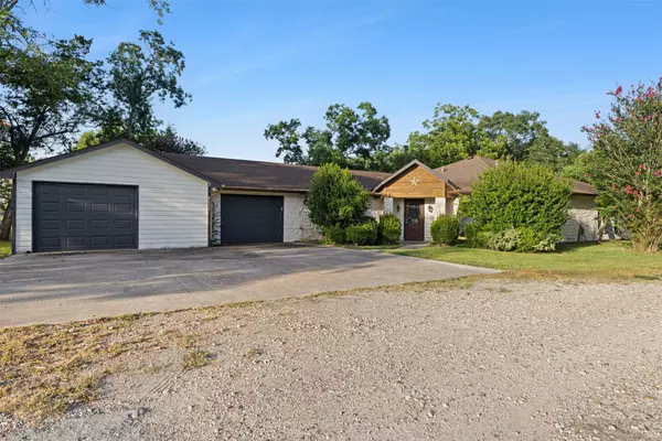 803 Fm 646 RD N, Dickinson, TX 77539