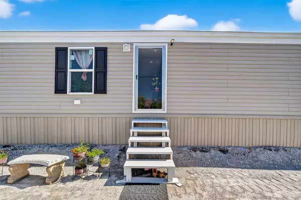 Cleveland, TX 77327,824 County Road 3558