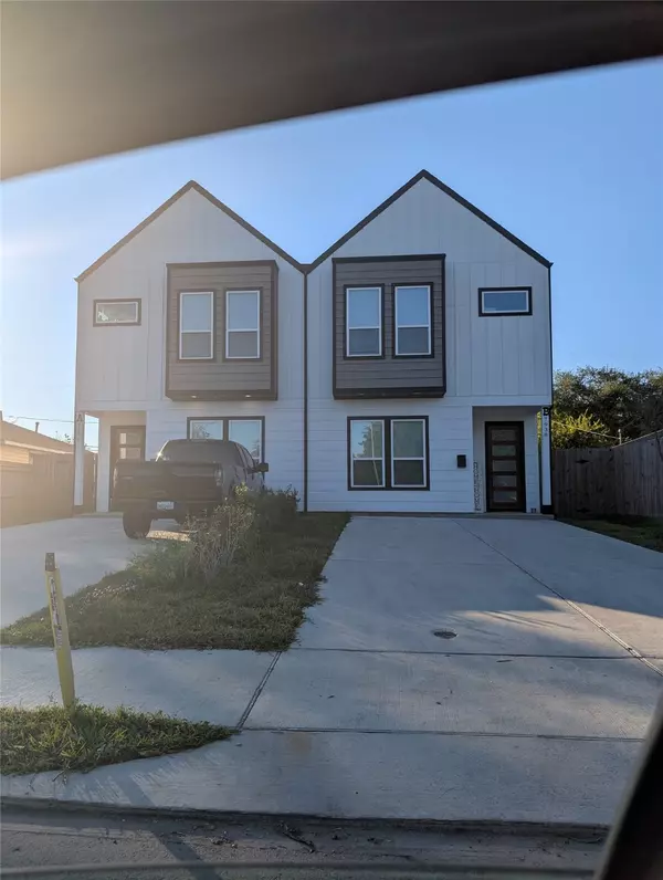 Houston, TX 77033,5326 Ridgeway DR