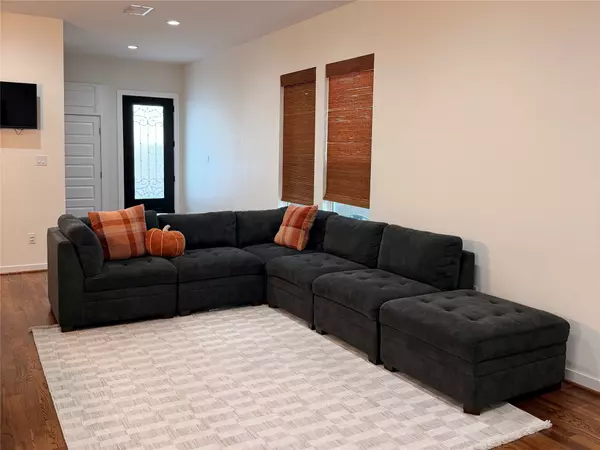 Houston, TX 77022,90 Burress St