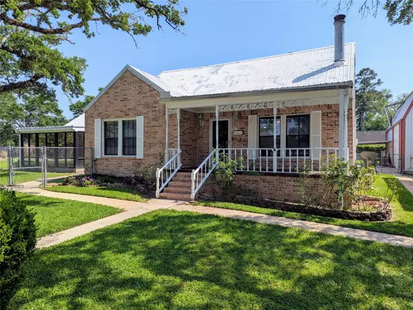 2654 Cos ST, Liberty, TX 77575