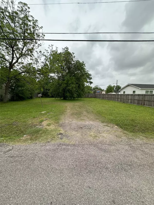 Houston, TX 77022,920 E 39th ST