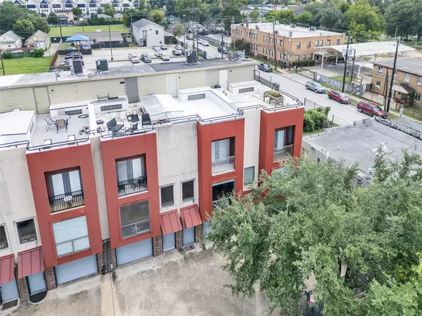 Houston, TX 77003,310 S Jensen DR #2