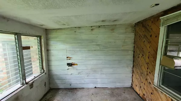 Baytown, TX 77521,5919 Crosby Cedar Bayou RD