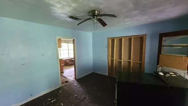 Baytown, TX 77521,5919 Crosby Cedar Bayou RD