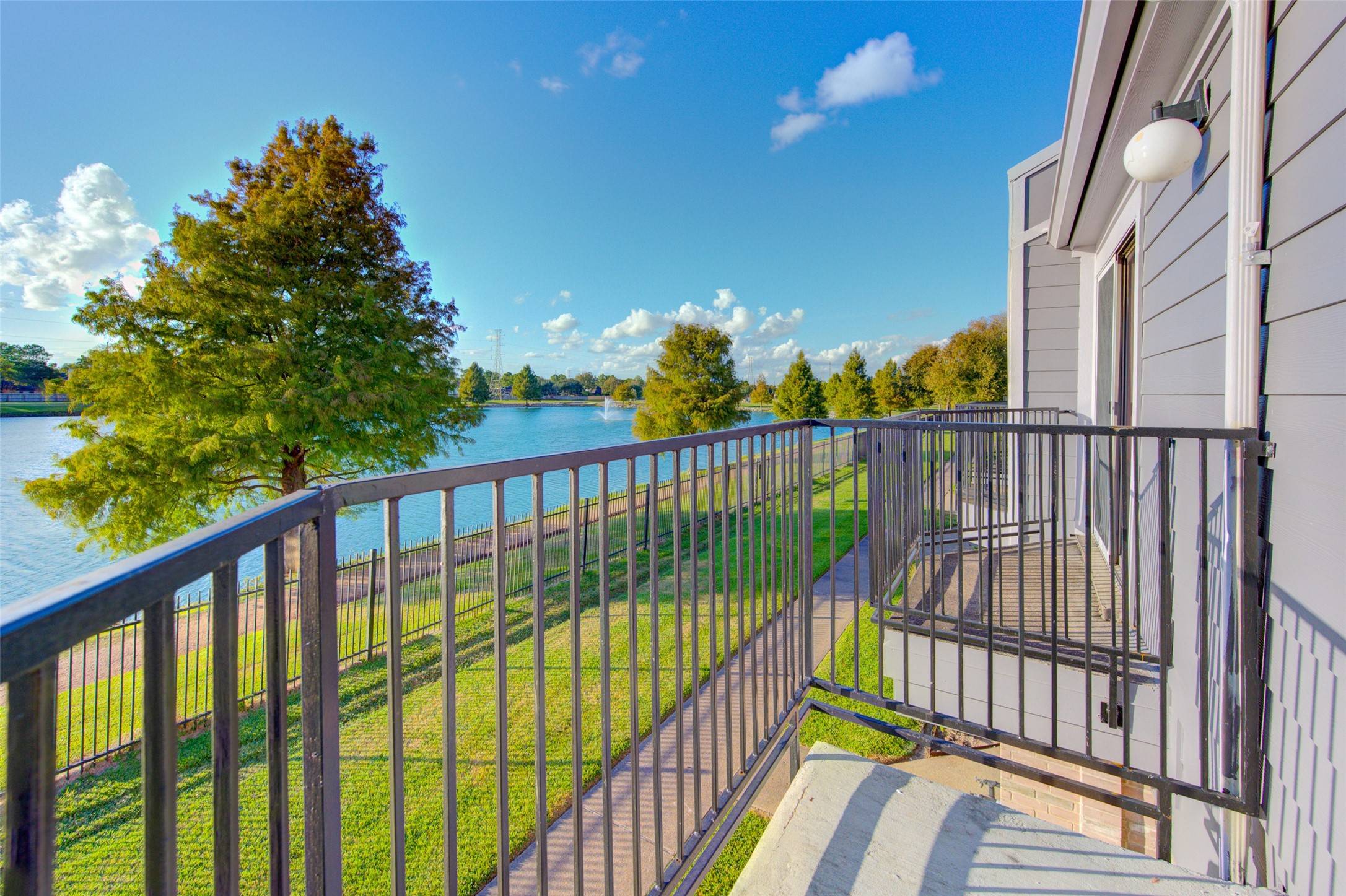 1620 Good Day DR, Missouri City, TX 77459