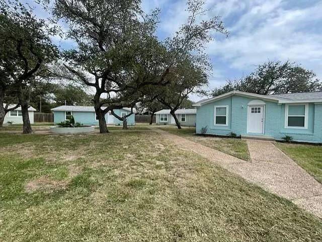 1300 Live Oak ST #1, Rockport, TX 78382