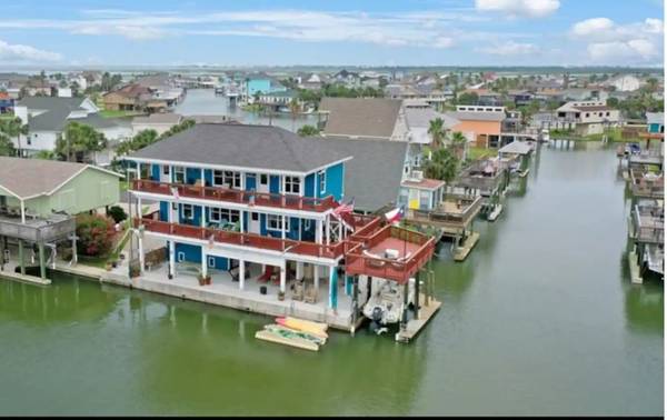 16615 Sandpiper RD, Jamaica Beach, TX 77554