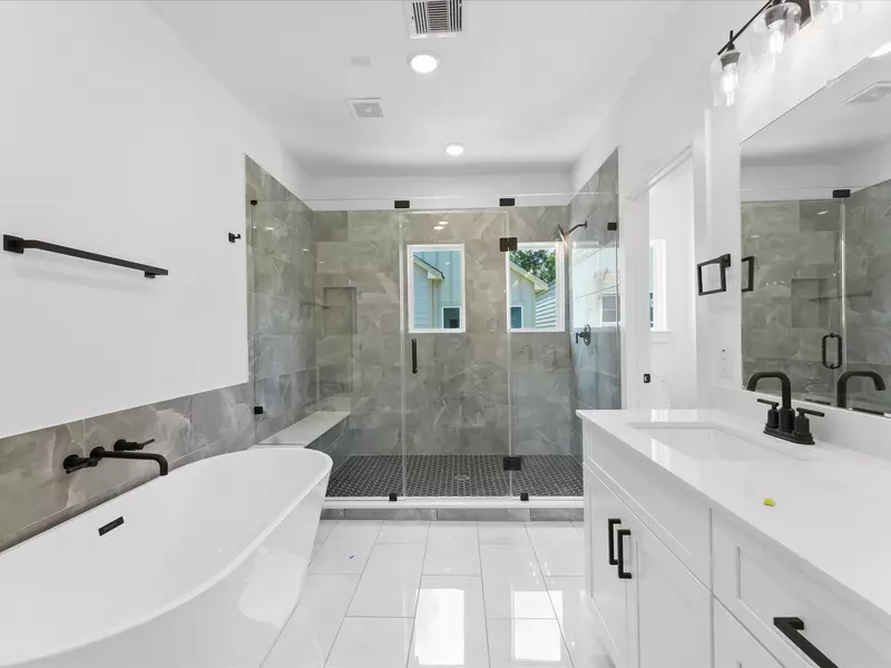 867 Mansfield Street #E, Houston, TX 77091