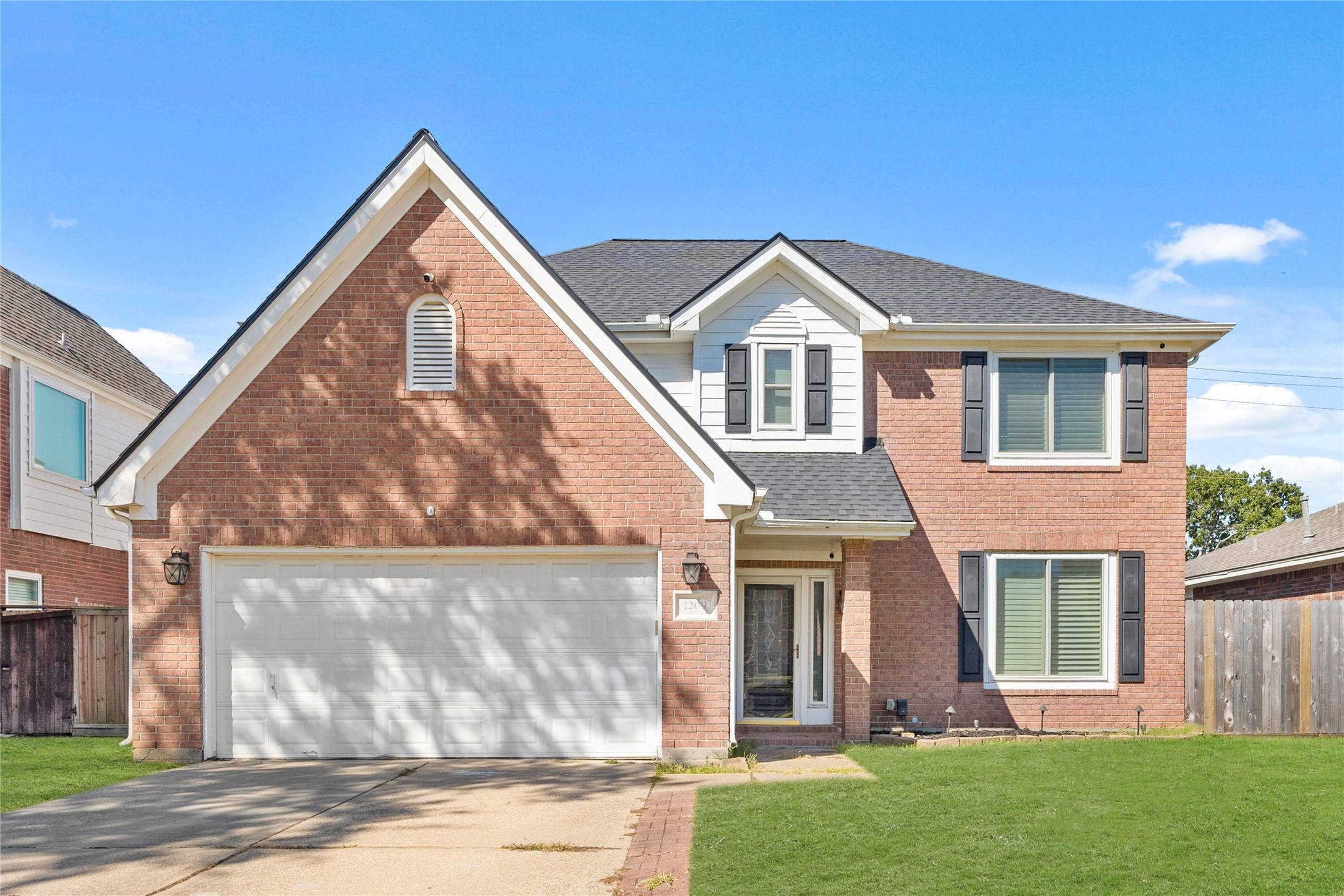 1209 Comanche ST, Deer Park, TX 77536