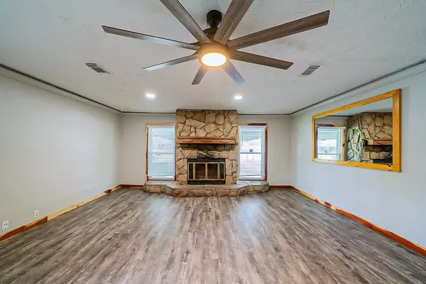 Angleton, TX 77515,1 Painter