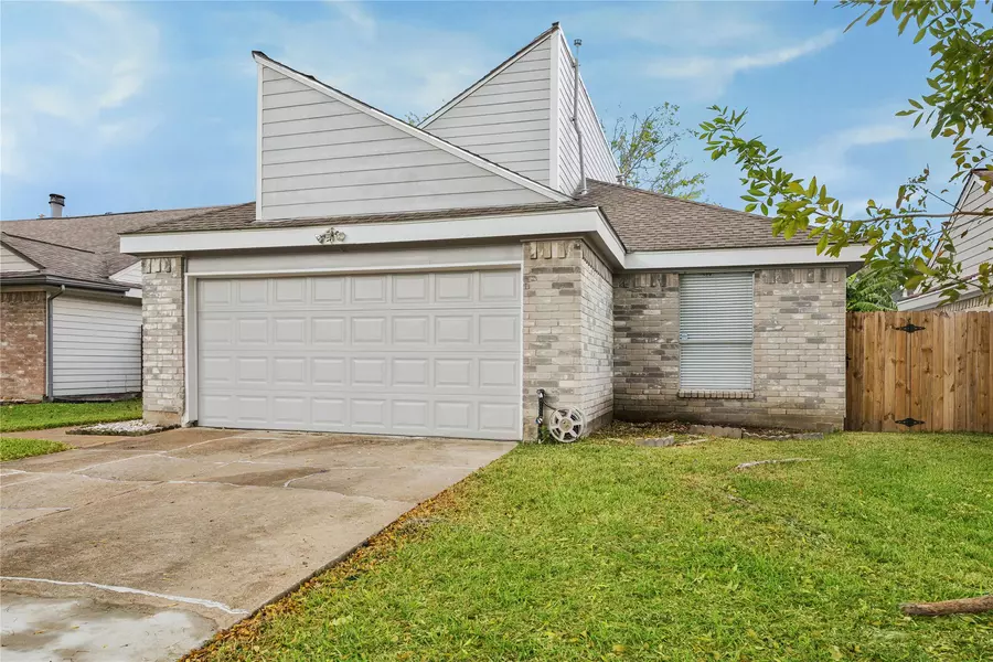 13838 Beech Hollow LN, Houston, TX 77082