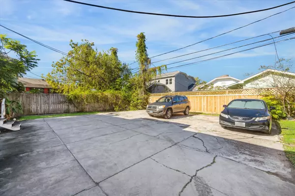 Houston, TX 77006,1638 Alabama ST