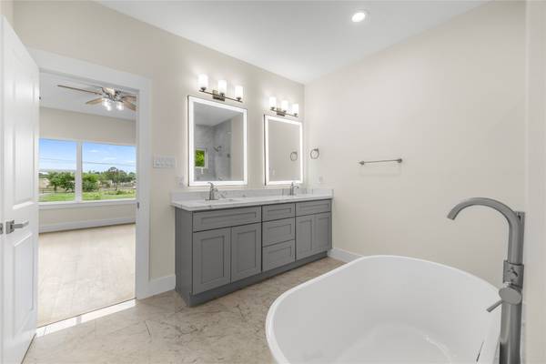 3828 Lockhart ST, Houston, TX 77051