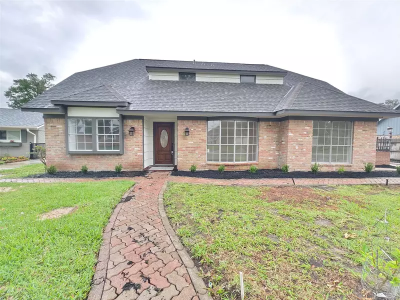 4106 Clovernook LN, Seabrook, TX 77586
